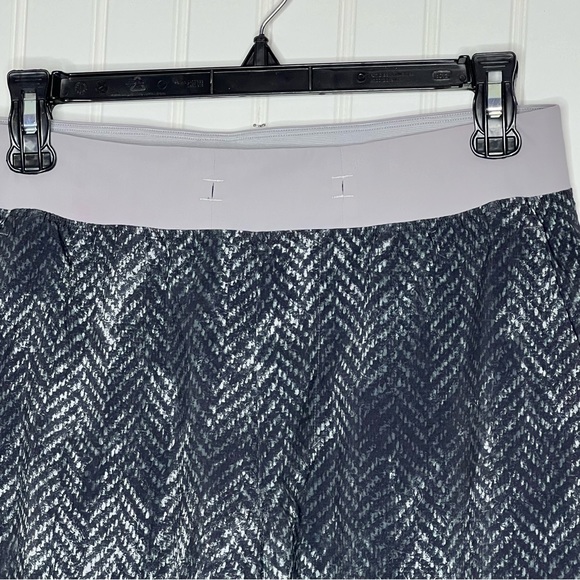 Lululemon T.H.E. Linerless Short 9" in Bleached Herringbone Multi Size Medium - Picture 3 of 14